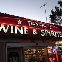Foto diambil di Texas Wine &amp;amp; Spirits oleh Ryan S. pada 2/2/2014