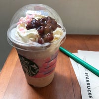 Photo taken at Starbucks by JoJoanne 菲. on 3/18/2019