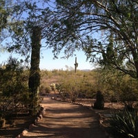 Foto diambil di Desert Botanical Garden oleh Erica M. pada 6/6/2013