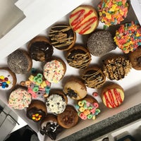 Das Foto wurde bei Peace Love &amp;amp; Little Donuts von Greg am 3/10/2018 aufgenommen