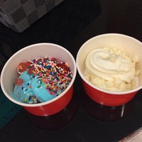 Das Foto wurde bei Peachwave Frozen Yogurt von Momma Girl am 7/8/2016 aufgenommen