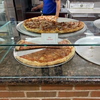 5/9/2022にShawn B.がFamous Amadeus Pizzaで撮った写真