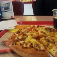 Photo taken at Pizza Hut by Youssef A. on 9/24/2012