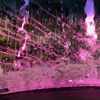 10/24/2017에 UNOlker님이 Palms Car Wash - Research Blvd에서 찍은 사진