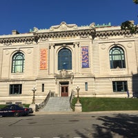 Foto tirada no(a) Grand Rapids Public Library - Main Branch por Michelle M. em 11/6/2016