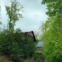 Foto tirada no(a) Cabins USA Gatlinburg por Mkd 6. em 4/29/2023