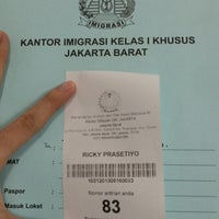 Photo taken at Kantor Imigrasi Kelas I Khusus Jakarta Barat by Ricky K. on 8/16/2013