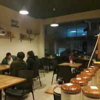 Foto diambil di Nevâ Cafe oleh Bulut A. pada 9/21/2016