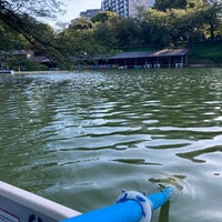 Photo taken at 千鳥ヶ淵ボート場 by Hiro Ino on 7/16/2023