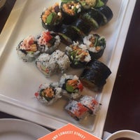 Foto diambil di Sushi Yu Mi oleh Bebe K. pada 3/23/2016