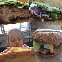 3/8/2015にGがBig Chef Tom’s Belly Burgersで撮った写真