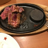 Photo taken at ステーキのどん 東大和中央店 by フロント 太. on 11/27/2021