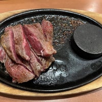 Photo taken at ステーキのどん 東大和中央店 by フロント 太. on 3/1/2023