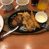 Photo taken at ステーキのどん 東大和中央店 by フロント 太. on 10/17/2020