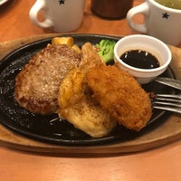 Photo taken at ステーキのどん 東大和中央店 by フロント 太. on 8/7/2021