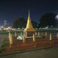 Photo taken at Wat Botum Park by Vivek S. on 11/19/2022