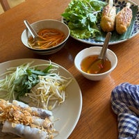 รูปภาพถ่ายที่ Saigon Recipe โดย putthida j. เมื่อ 8/12/2023