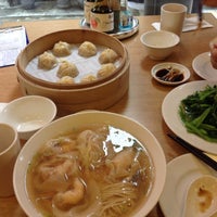 Photo taken at 鼎泰豐 Din Tai Fung by Erhans L. on 4/18/2013