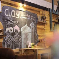 Foto diambil di CLAY | Photo &amp;amp; Coffee oleh Isman Harsy Purnama pada 7/2/2014