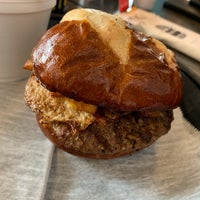 Foto diambil di Dave &amp;amp; Tony&amp;#39;s Premium Burger Joint oleh 24 Hour F. pada 3/26/2019