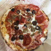 Photo taken at Mod Pizza by Josue S. on 9/2/2017