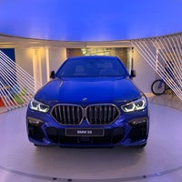 Photo taken at Concept-Store BMW Georges V by Kendra on 12/27/2019