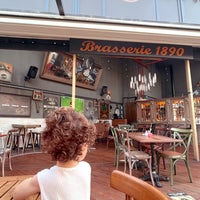 Foto tirada no(a) Brasserie Bomonti por Kübra öğredik em 7/31/2023
