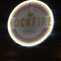 Photo prise au Rockfire Grill - Mission Viejo par Nelson M. le12/12/2014