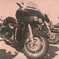 Das Foto wurde bei Mid America Harley-Davidson von Sean M. am 4/3/2013 aufgenommen