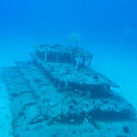 Foto tirada no(a) Atlantis Submarines Waikiki por Priscilla C. em 3/17/2022