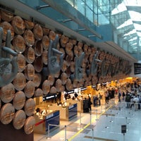 Photo taken at Indira Gandhi International Airport (DEL) by Aiko on 5/2/2013