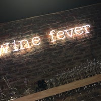 Foto tirada no(a) Wine Fever por Jerry D. em 8/11/2017