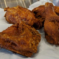 Photo taken at Gus&amp;#39;s World Famous Fried Chicken by Brian A. on 8/22/2018