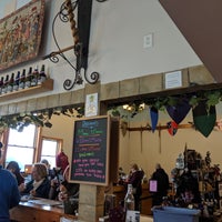 Photo prise au Seneca Shores Wine Cellars par Brian A. le10/13/2018
