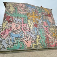 Photo taken at Murales di Keith Haring &amp;quot;Tuttomondo&amp;quot; by Hiro on 11/25/2022