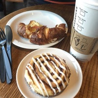 Photo taken at Starbucks by Fien 🎈 S. on 1/22/2016