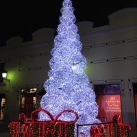 12/4/2012 tarihinde Leticia C.ziyaretçi tarafından La Noria Outlet Shopping'de çekilen fotoğraf