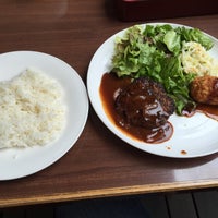 Photo taken at American Diner Bar&amp;amp;Grill 秋葉原UDX店 by Hidehito W. on 8/4/2015