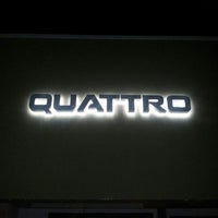 Foto diambil di Quattro Restaurante &amp;amp; Lounge Bar oleh Juan Carlos A. pada 12/17/2012