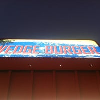 Photo prise au Wedge Burger par Samuel V. le9/25/2013