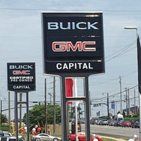 Das Foto wurde bei Capital Buick GMC von J Scott O. am 5/9/2016 aufgenommen