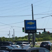 Das Foto wurde bei Jim Ellis Chevrolet von J Scott O. am 5/7/2016 aufgenommen