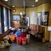 Foto tomada en Professor Java&amp;#39;s Coffee Sanctuary  por Rami M. el 3/17/2019