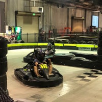 Foto tomada en Racer&amp;#39;s Edge Indoor Karting  por Eng.Reezy🦂 Los Angeles el 8/16/2018