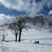Photo taken at 苗場スキー場第二ゴンドラ山頂 by まきた on 1/3/2022
