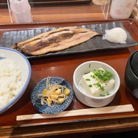 Photo taken at 焼魚食堂 魚角 東十条店 by まきた on 11/19/2021
