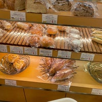 Photo taken at Fresh Bakery Kobeya by まきた on 1/22/2022