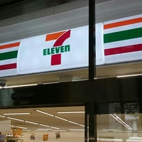Photo taken at 7-Eleven by tamaki_bearbell on 6/1/2016