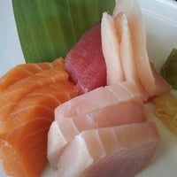 Foto diambil di Red Koi Thai &amp;amp; Sushi Lounge oleh Mauricio C. pada 4/16/2013