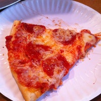 Снимок сделан в Tonelli&amp;#39;s Pizza Pub пользователем Brian J. 9/30/2012